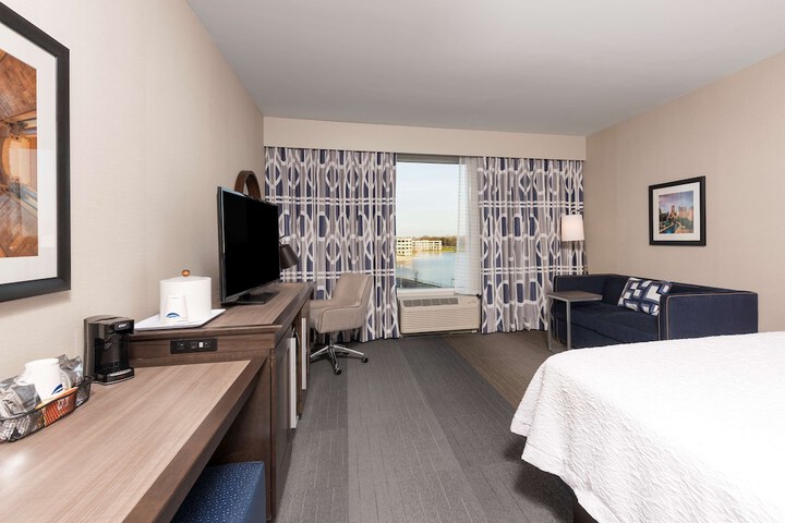 Room 30 of 41