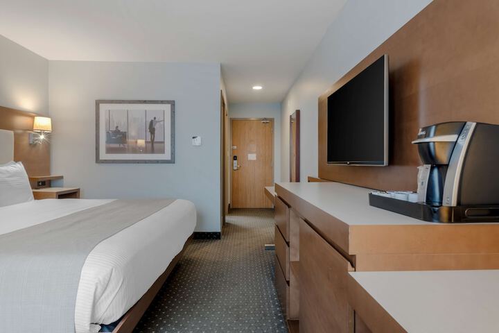 Room 26 of 43