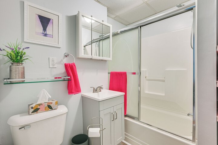 Medford Apartment Rental 5 Mi to Downtown Boston