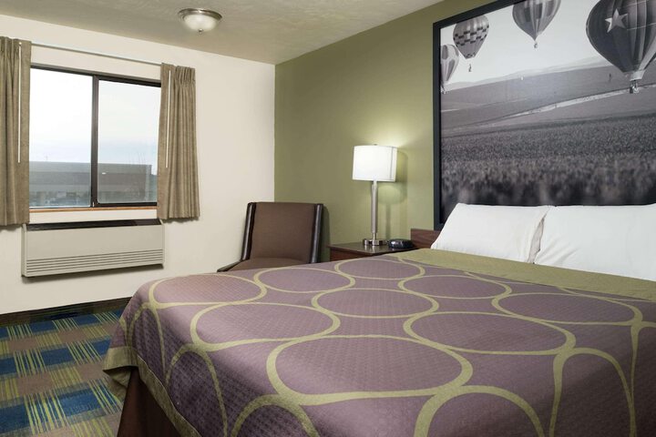 Room 16 of 42