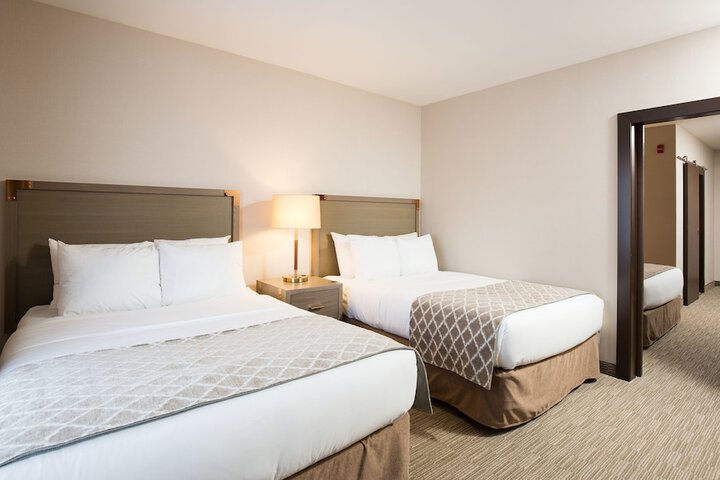 Pomeroy Inn & Suites Prince George