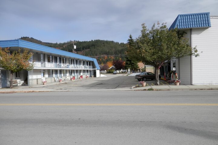 Trail Motel