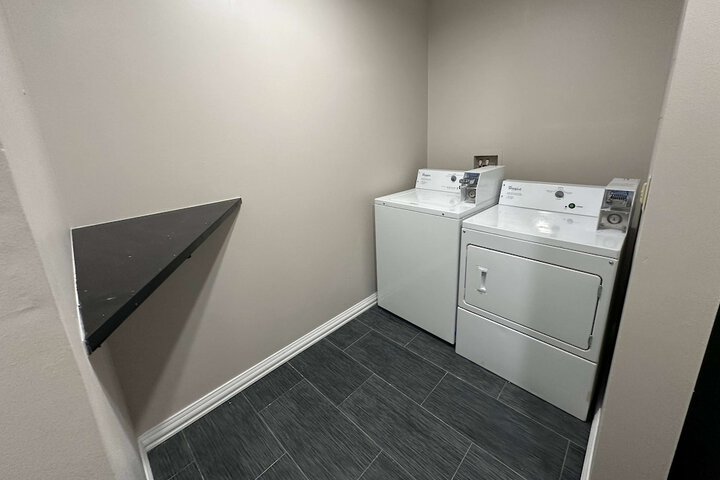 Room 5 of 17
