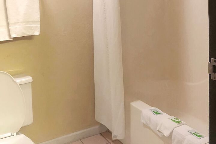 Room 8 of 20
