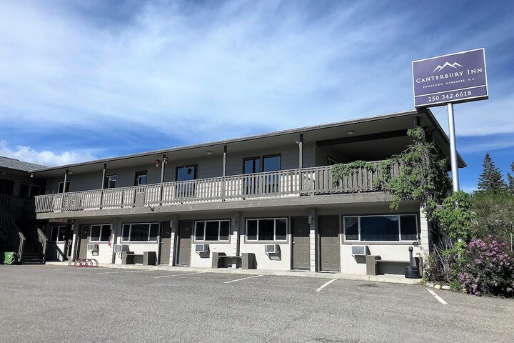 The Canterbury Inn of Downtown Invermere