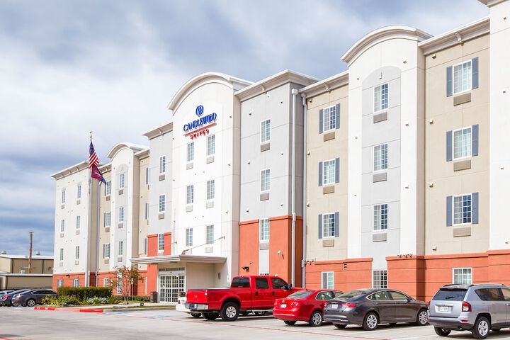Hotel 6 of 83
