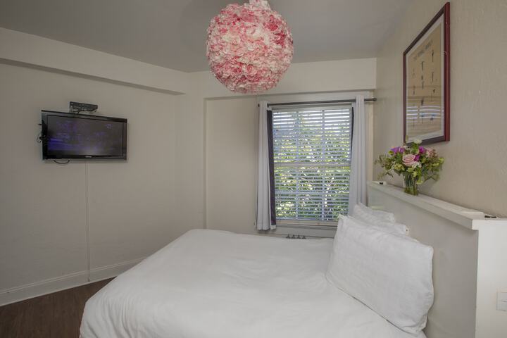 Room 104 of 120