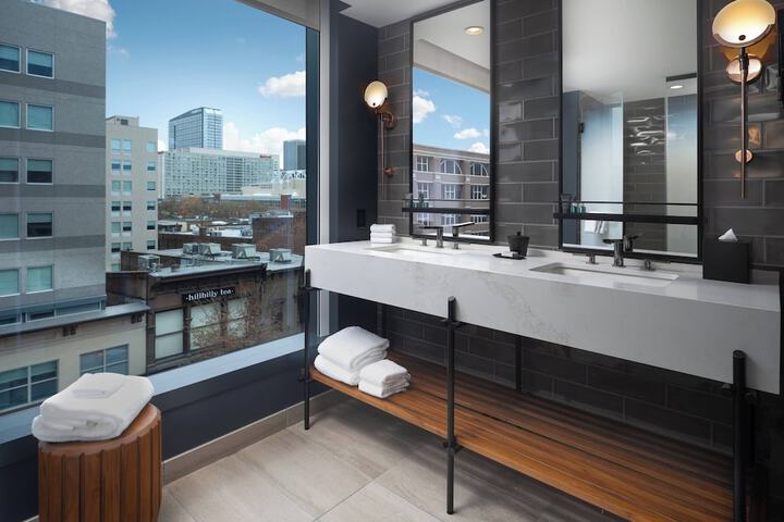 Hotel Distil Autograph Collection