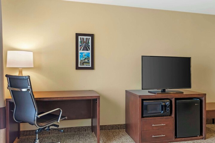 Comfort Inn & Suites Grinnell near I-80