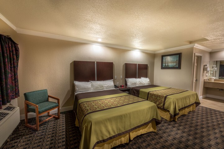 Room 16 of 25