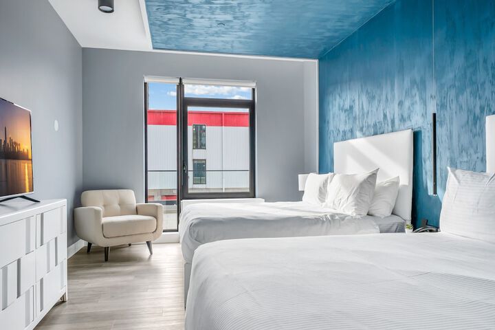 Global Luxury Suites at the Arches