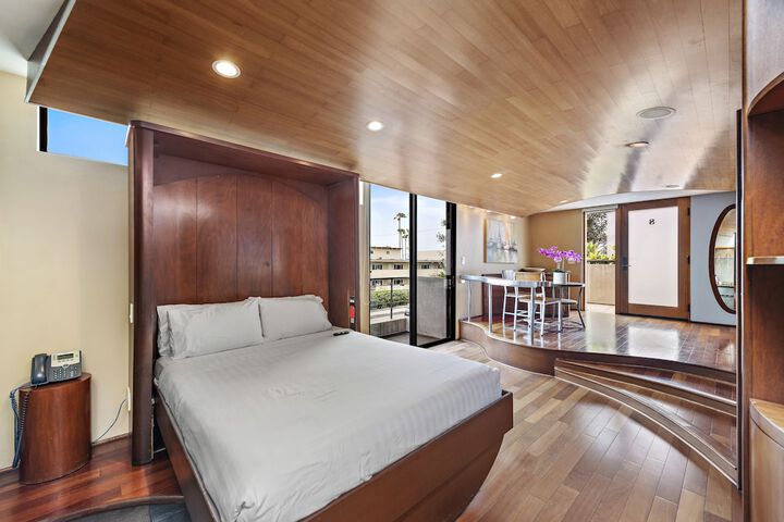 14 West Hotel