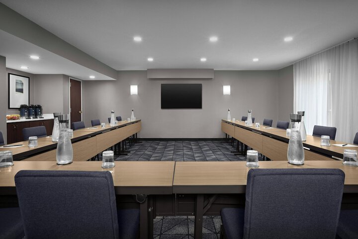 Courtyard by Marriott Dallas DFW Airport North / Irving