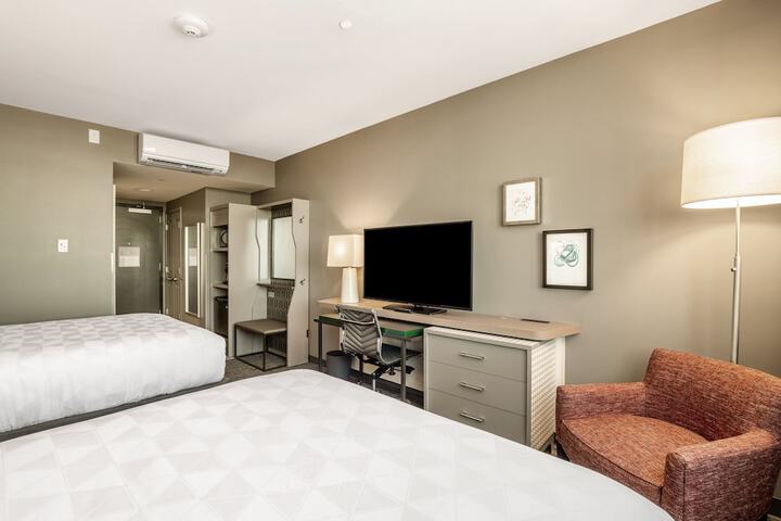 Room 25 of 37