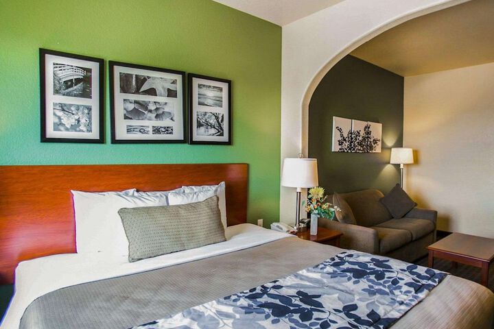 Room 14 of 31