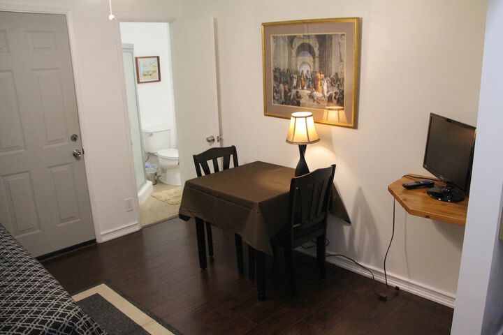 Room 10 of 14