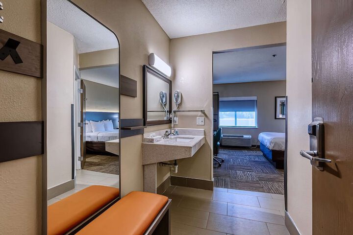 Room 40 of 68