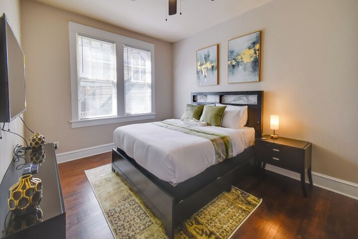 Waterfront Portsmouth Apt: 1 / 2 Mi to Dtwn & Ferry
