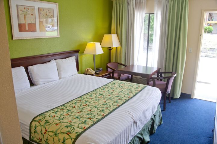 Room 20 of 27