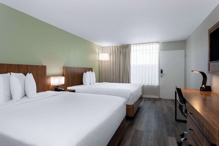 Room 20 of 28
