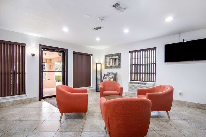Motel 6 Marshall TX