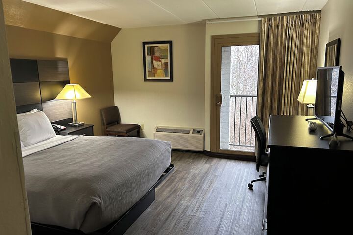 Room 27 of 37