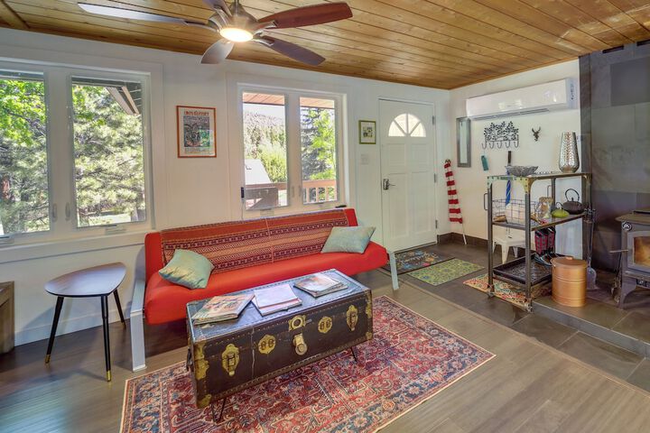 Strawberry Cabin Rental w / Deck & Mountain Views!