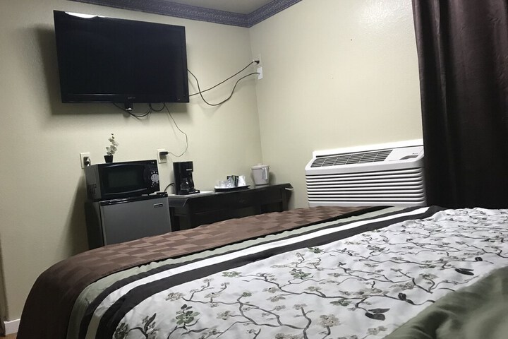 Outpost Motel