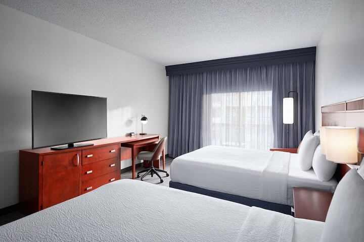 Courtyard by Marriott Kansas City Overland Park / Metcalf