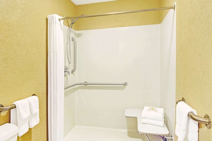 Room 7 of 14