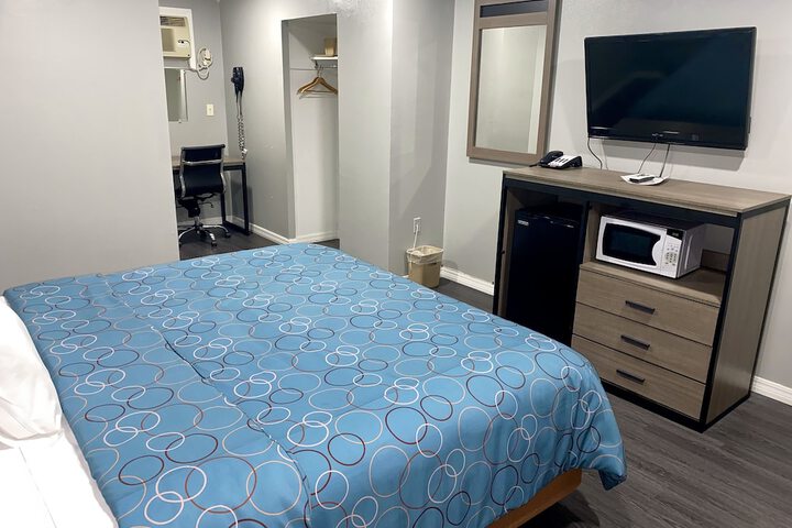 Budget Host Inn