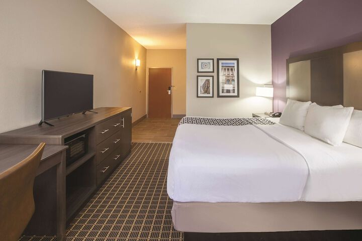 La Quinta Inn & Suites by Wyndham Mechanicsburg - Harrisburg