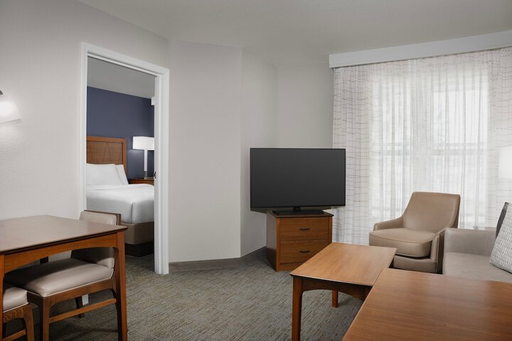 Room 27 of 41