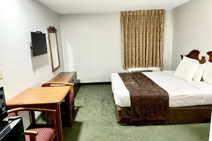 Star City Inn & Suites