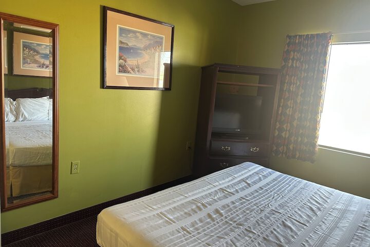 Room 25 of 41