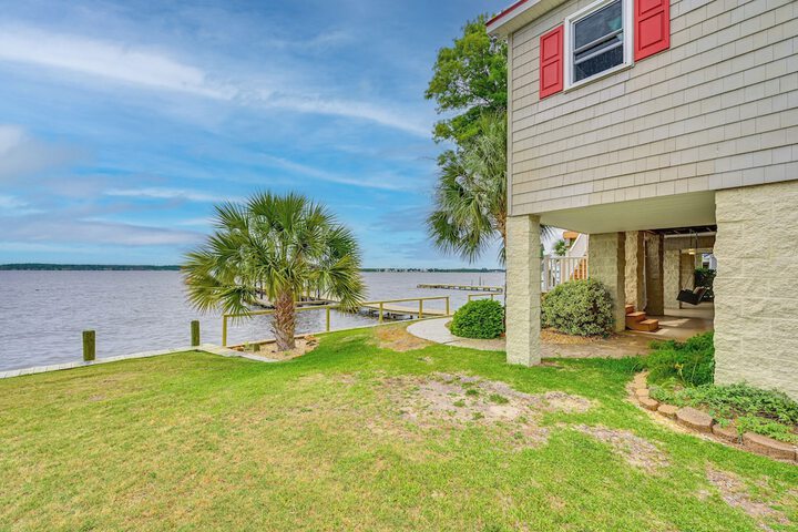Pamlico River House w / Private Dock & River View!