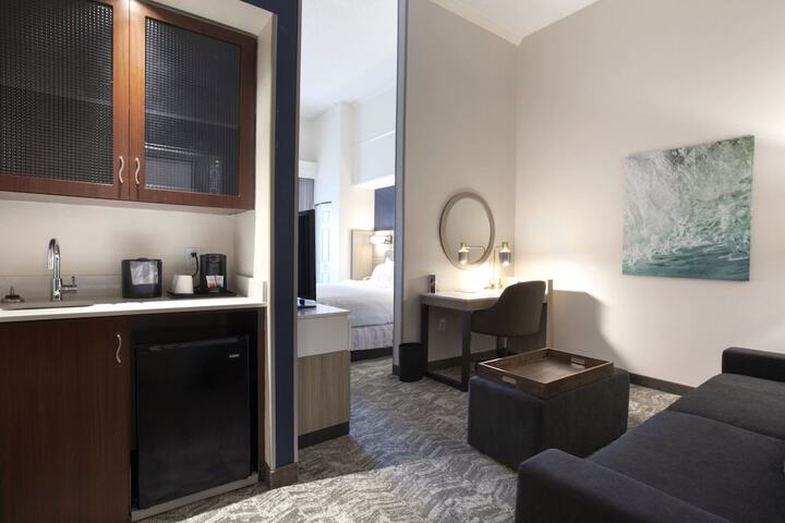 Room 16 of 33