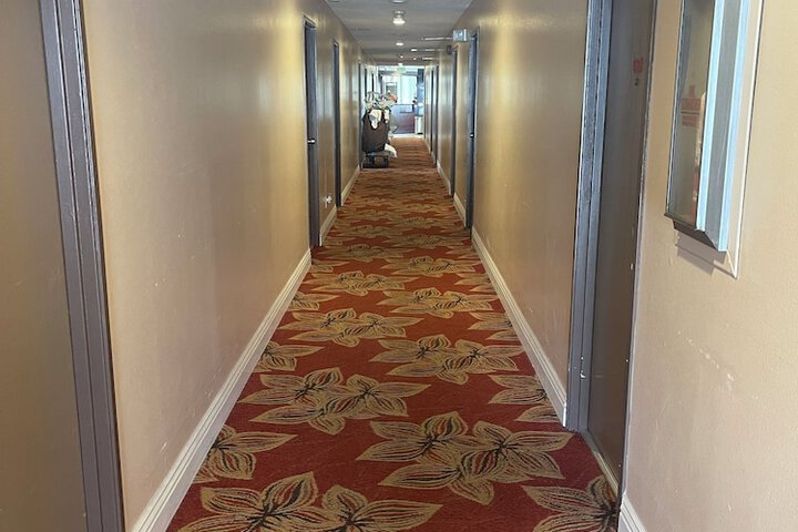 Ballroom/Hall 27 of 28