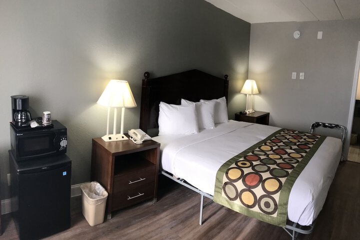Room 18 of 24