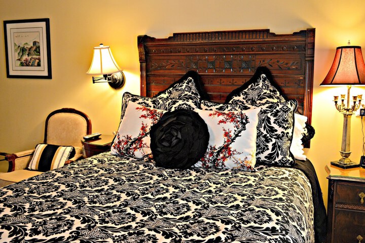 Room 73 of 107