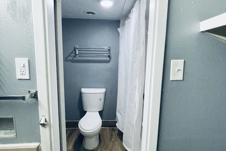 Room 12 of 31