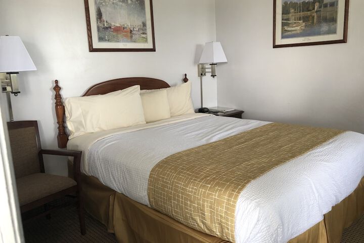 Travelodge by Wyndham Cape Cod Area
