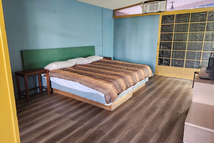 Room 36 of 65