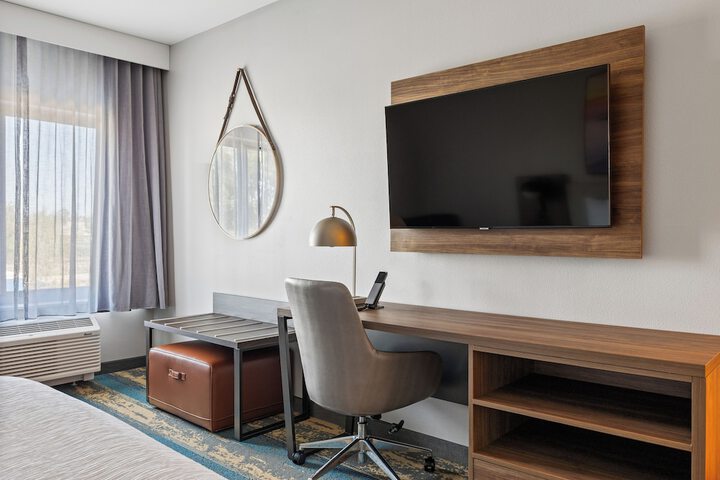 La Quinta Inn & Suites by Wyndham La Habra