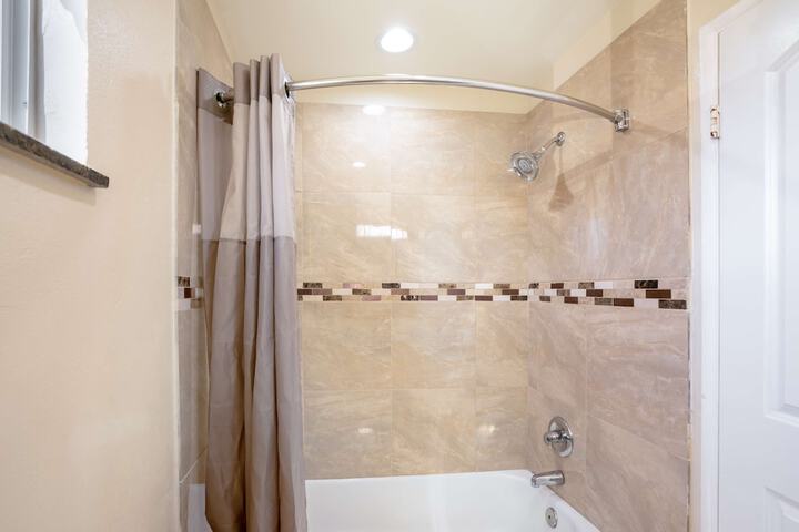 Room 10 of 26