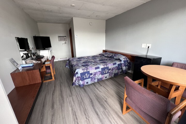Room 42 of 82