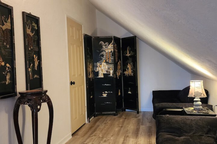 Room 81 of 104