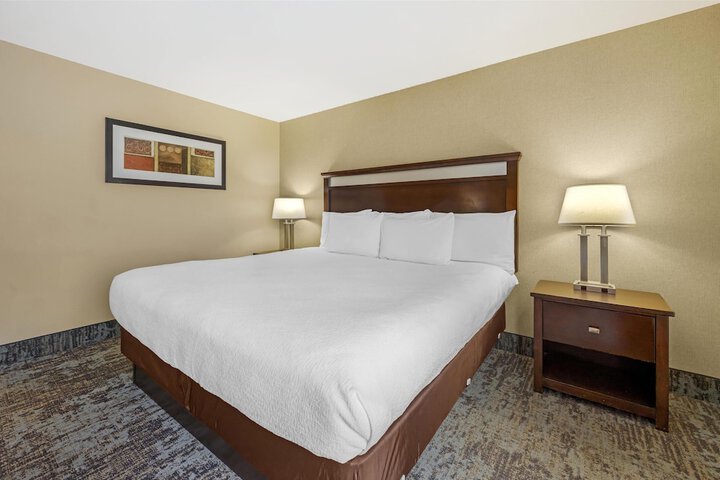 Best Western Plus Prairie Inn