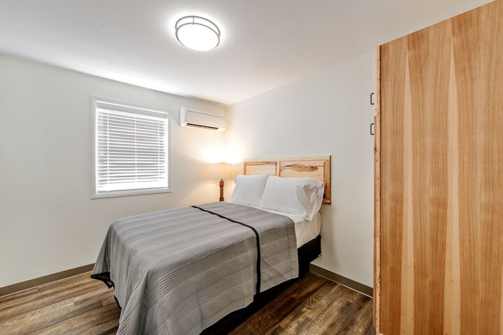 Room 53 of 77