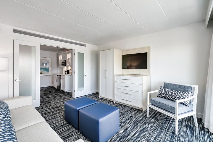 Room 25 of 62